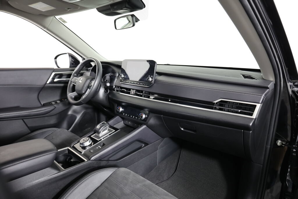 Used 2024 Mitsubishi Outlander SE AWD/4WD image 24