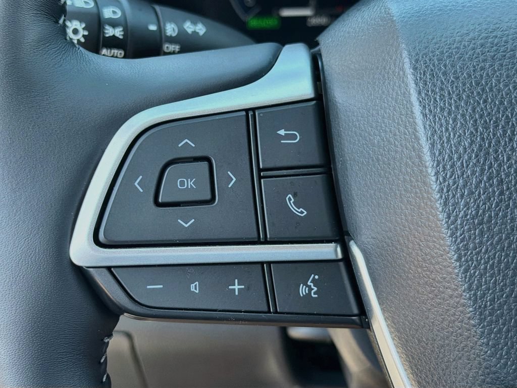 Used 2026 Toyota Highlander Limited AWD/4WD image 18