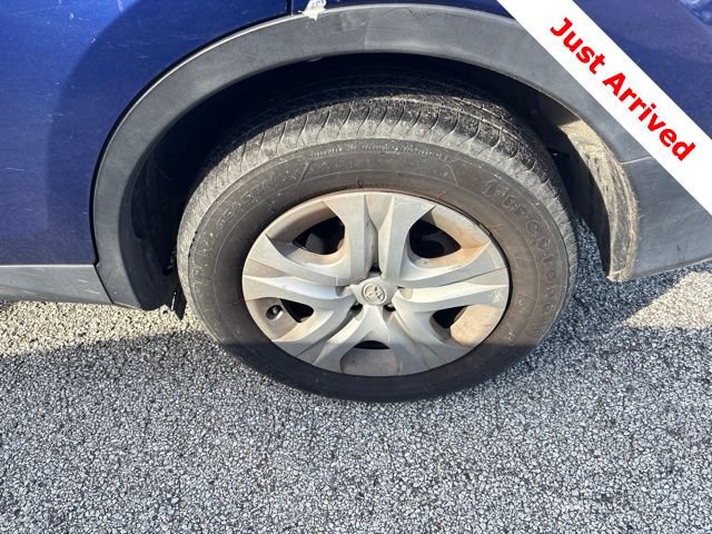 Used 2015 Toyota RAV4 LE FWD image 19