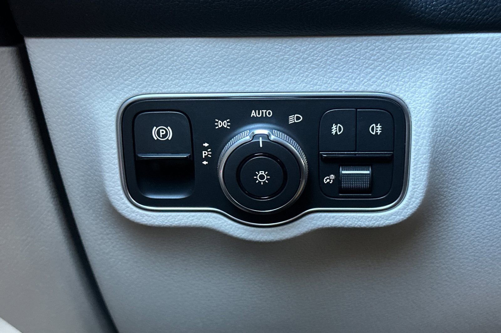 New 2025 Mercedes-Benz GLC 63 AMG S image 27