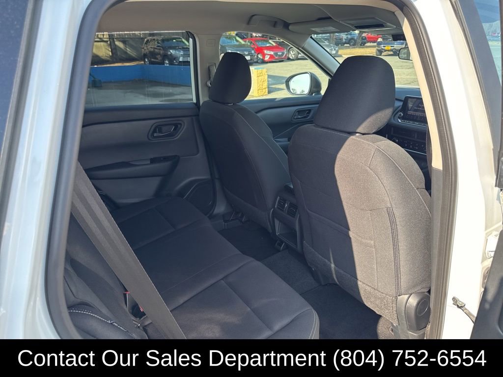 Used 2025 Nissan Rogue S image 15