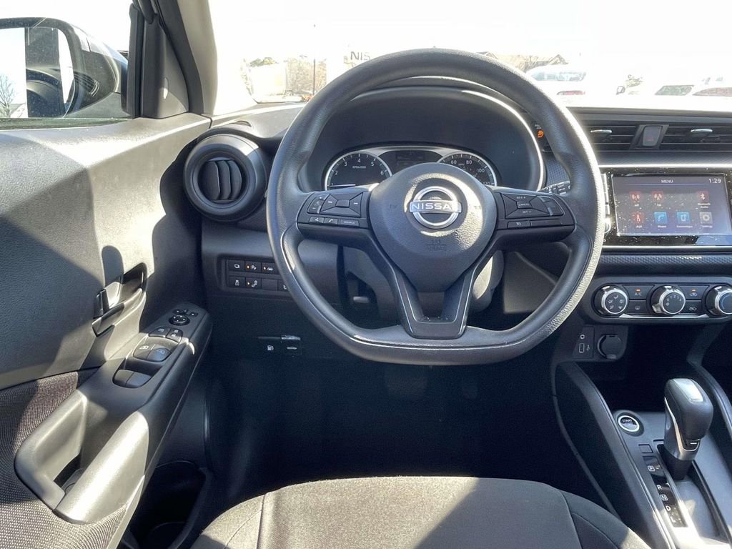 Used 2025 Nissan Kicks Play S image 11