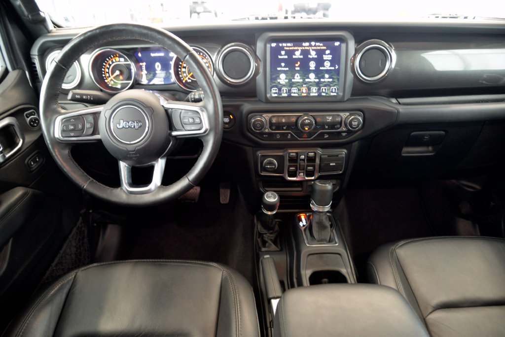 Used 2019 Jeep Wrangler Unlimited Sahara AWD/4WD image 17