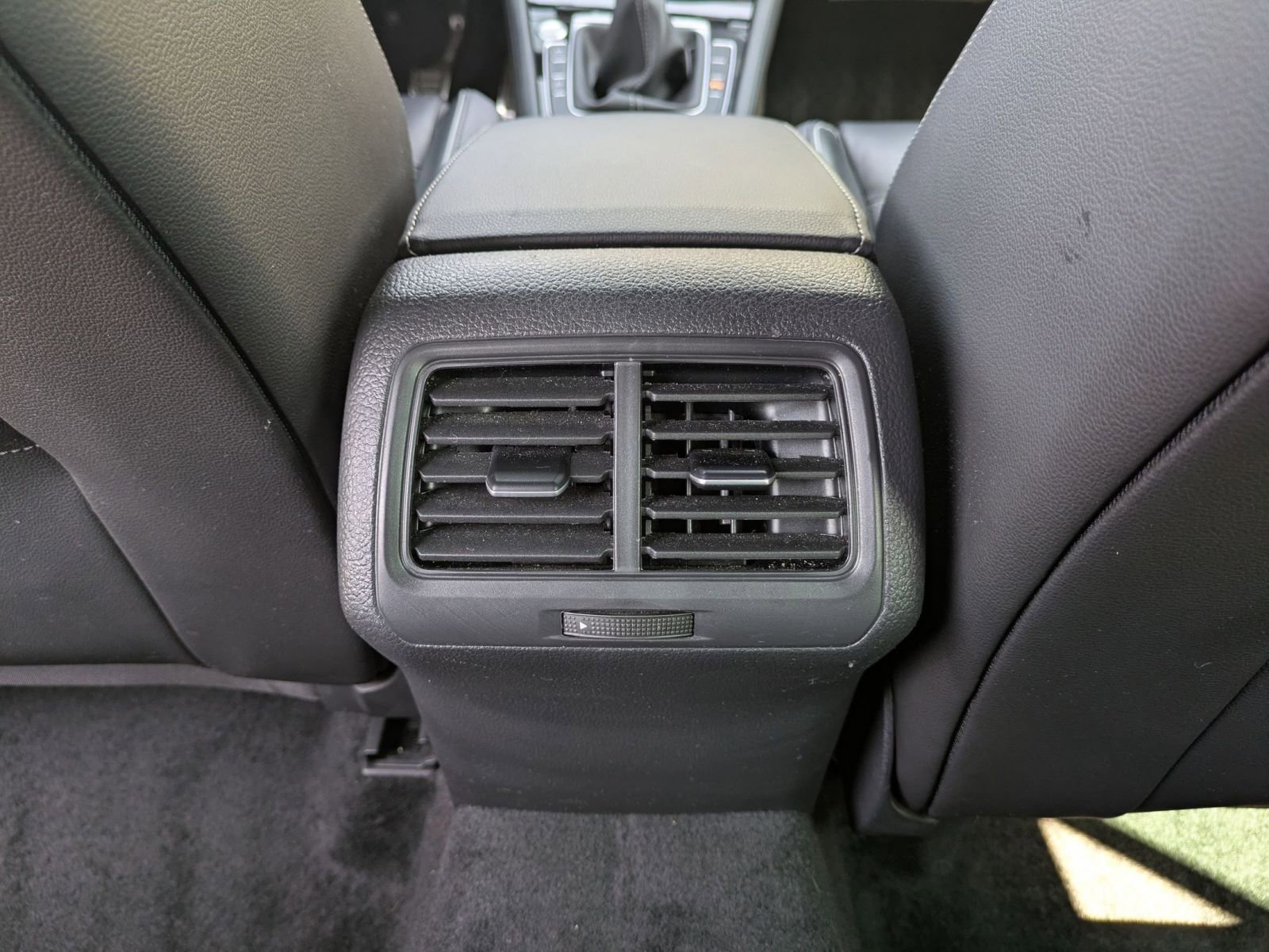 Used 2019 Volkswagen Golf R 4-Door image 21