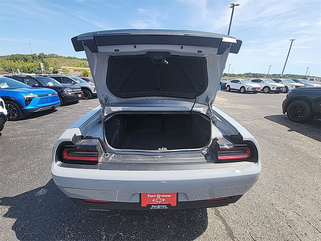 Used 2022 Dodge Challenger R/T w/ Blacktop Package image 29