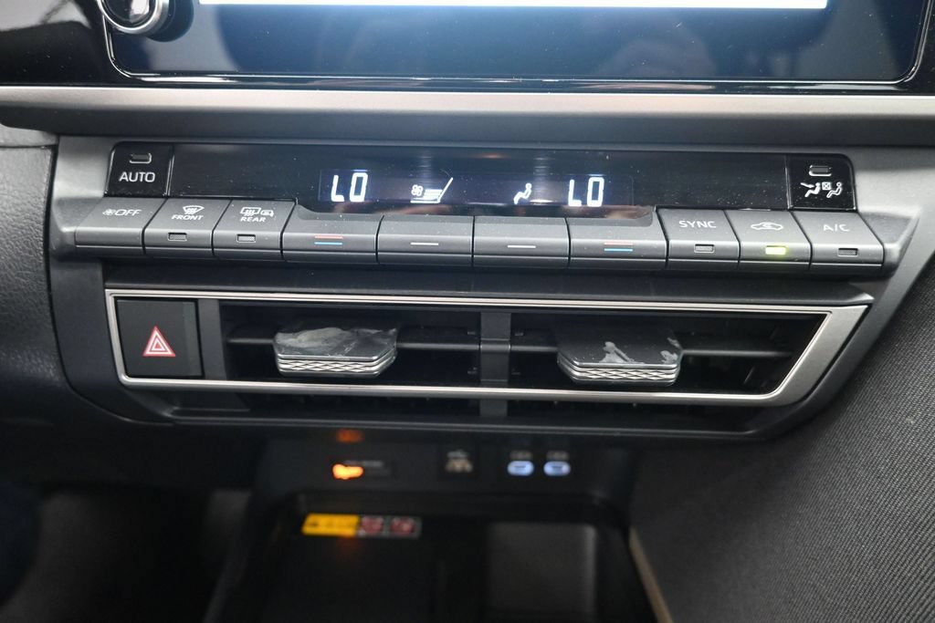 Used 2025 Toyota Camry LE FWD image 19