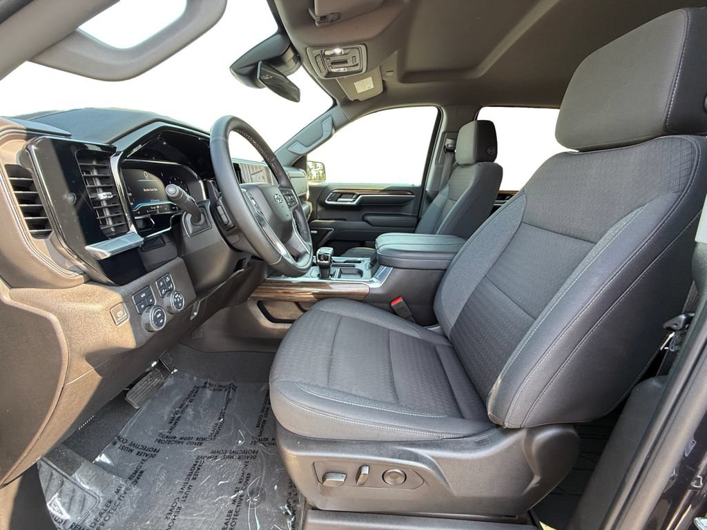 Used 2024 Chevrolet Silverado 1500 RST w/ Convenience Package II AWD/4WD image 9