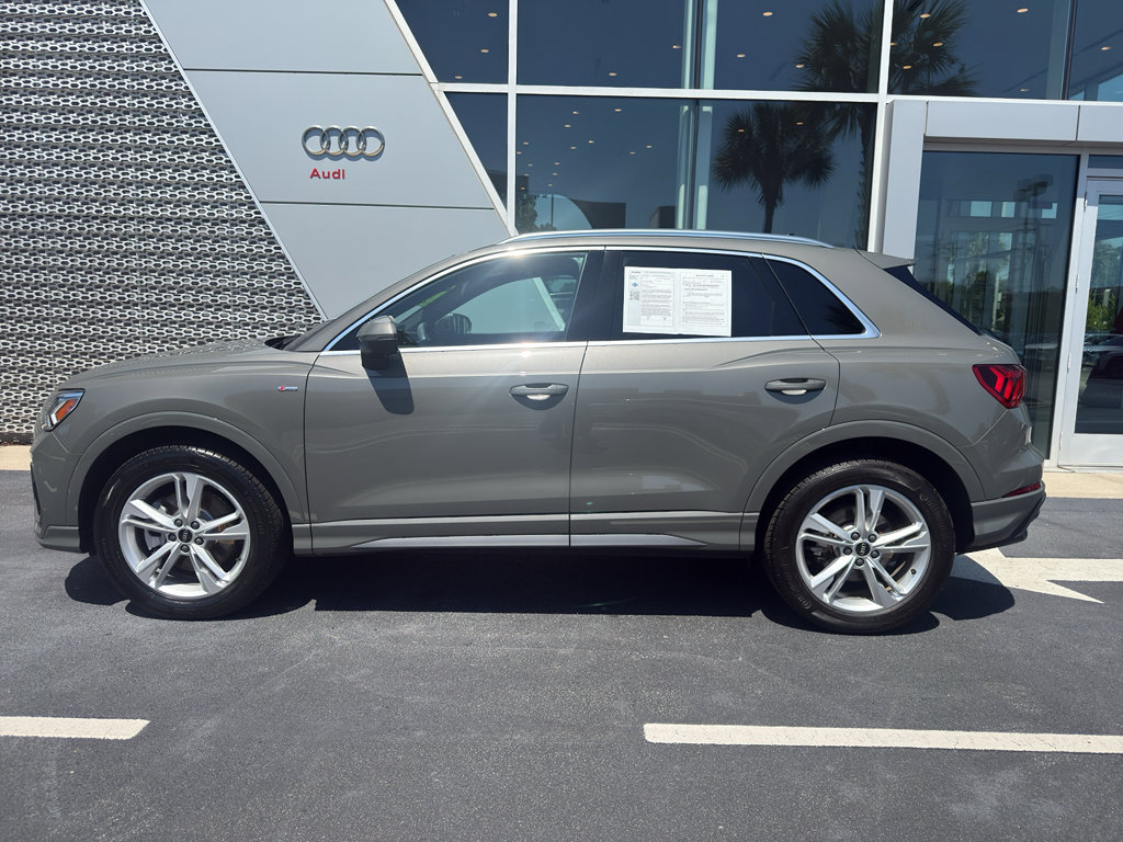 Used 2023 Audi Q3 2.0T Premium Plus w/ Premium Plus Package AWD/4WD image 3