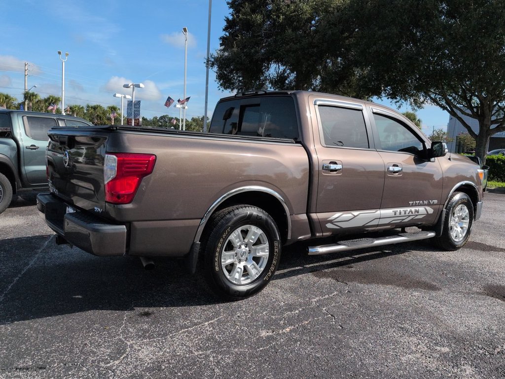 Used 2018 Nissan Titan SV w/ SV Convenience Package RWD image 4