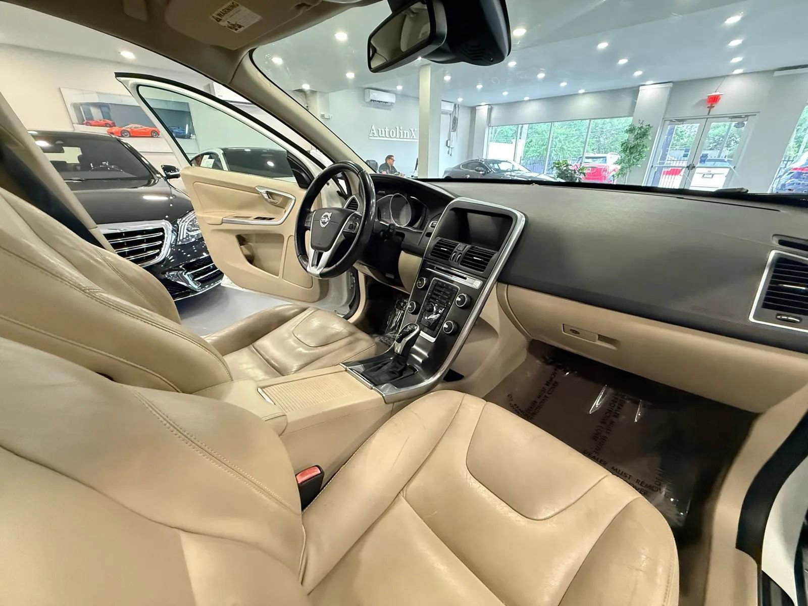 Used 2015 Volvo XC60 T5 Premier image 16