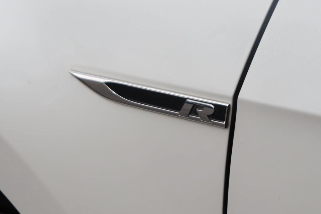 Used 2018 Volkswagen Golf R 4-Door AWD/4WD image 50