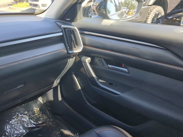 Used 2025 MAZDA CX-50 AWD 2.5 Hybrid w/ Premium Pkg image 18