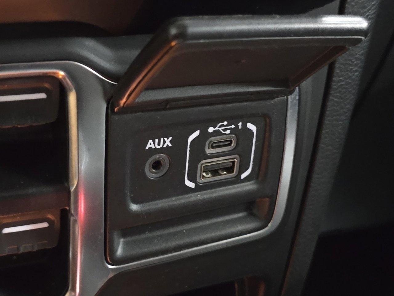 Used 2023 Jeep Gladiator Mojave image 28