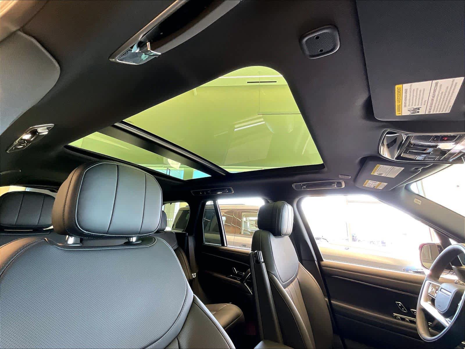 New 2026 Land Rover Range Rover SE AWD/4WD image 25