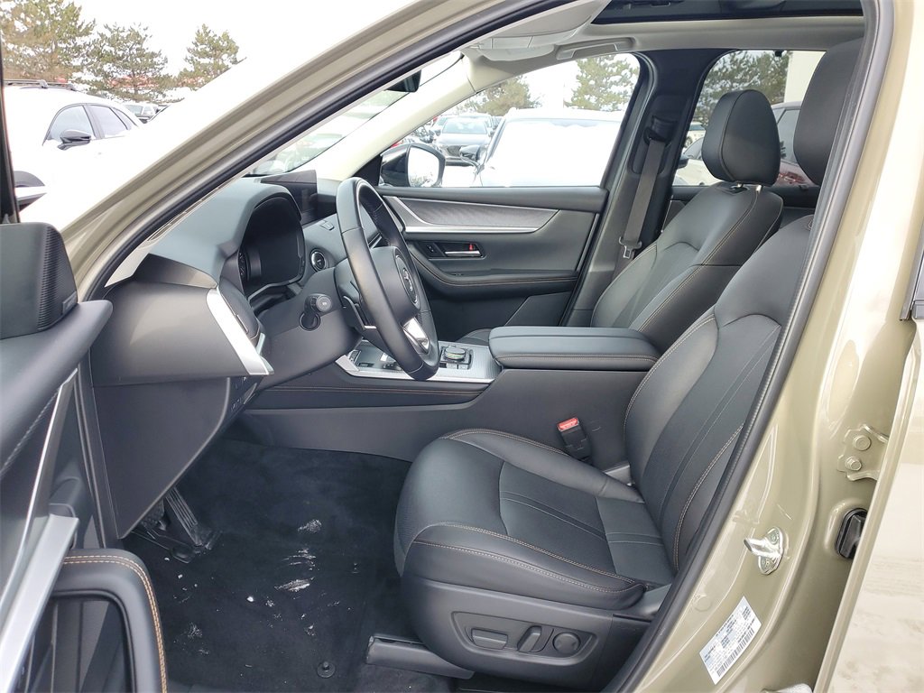 Used 2025 MAZDA CX-70 Plug-In Hybrid w/ Premium Pkg image 12