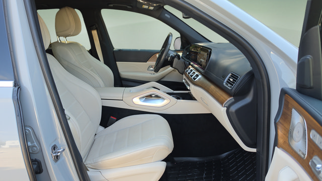 Used 2025 Mercedes-Benz GLE 450e 4MATIC image 13