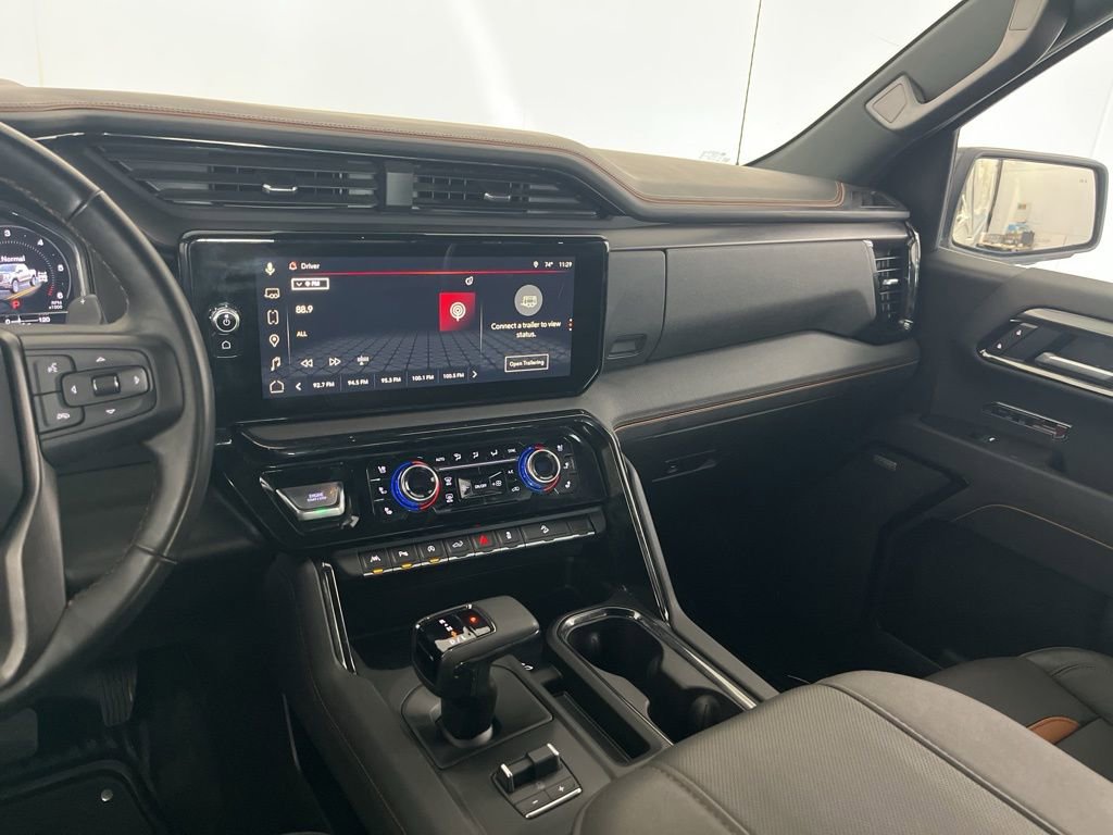 Used 2025 GMC Sierra 1500 AT4 image 32