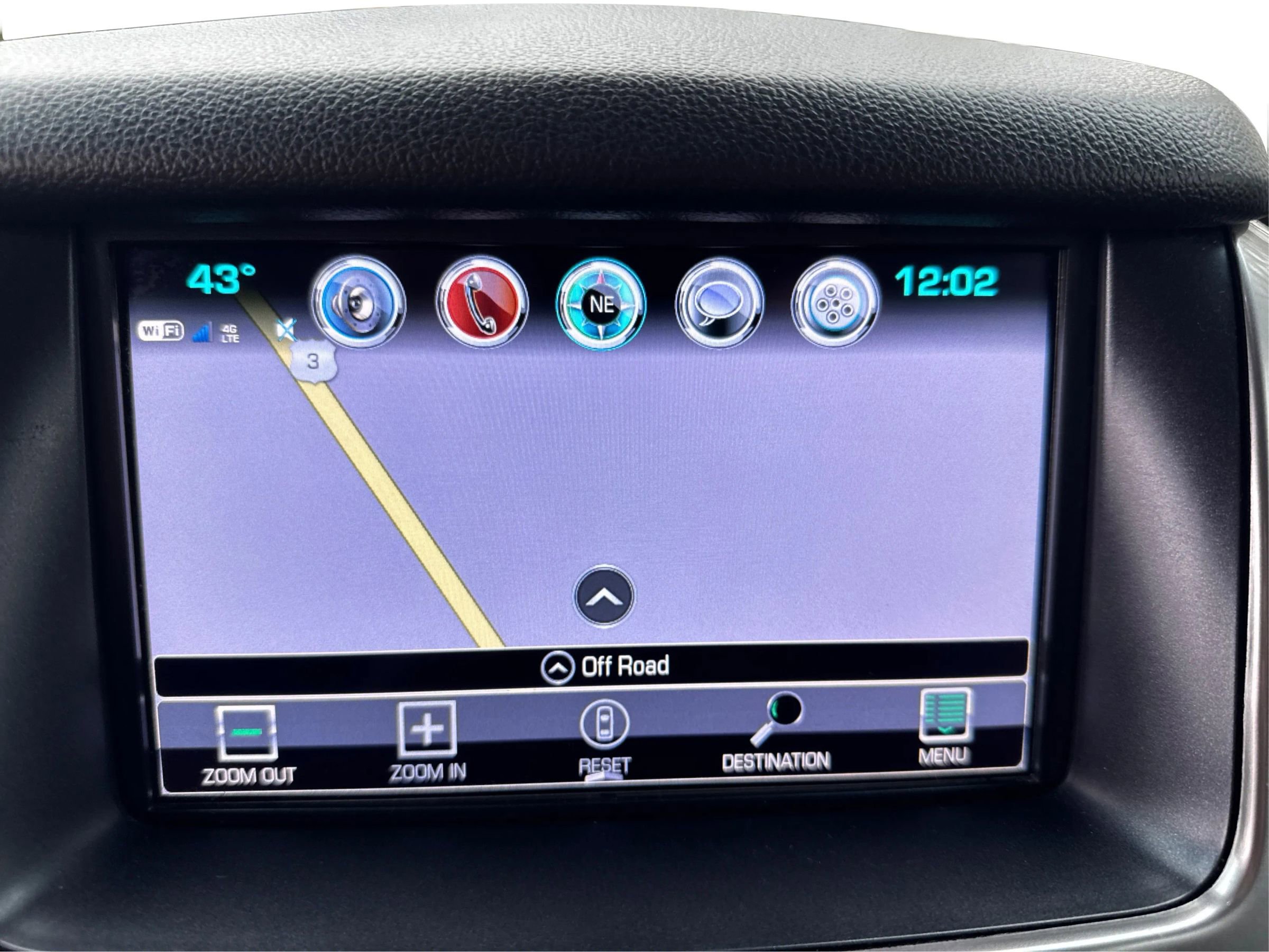 Used 2018 Chevrolet Suburban LT image 26