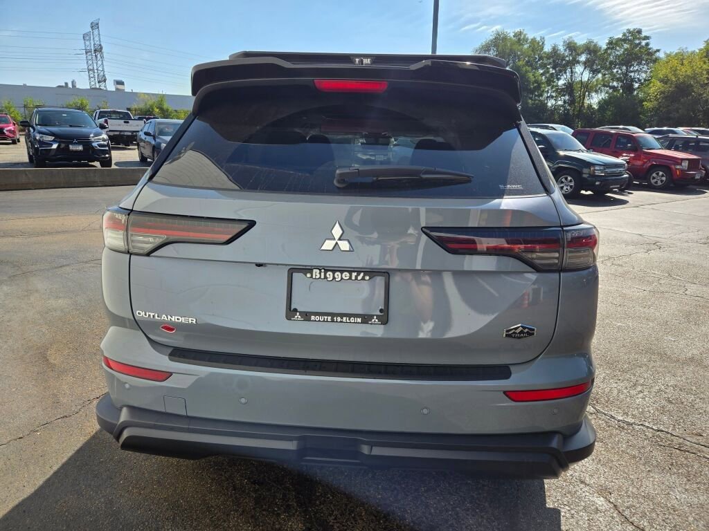 New 2025 Mitsubishi Outlander Trail Edition image 12