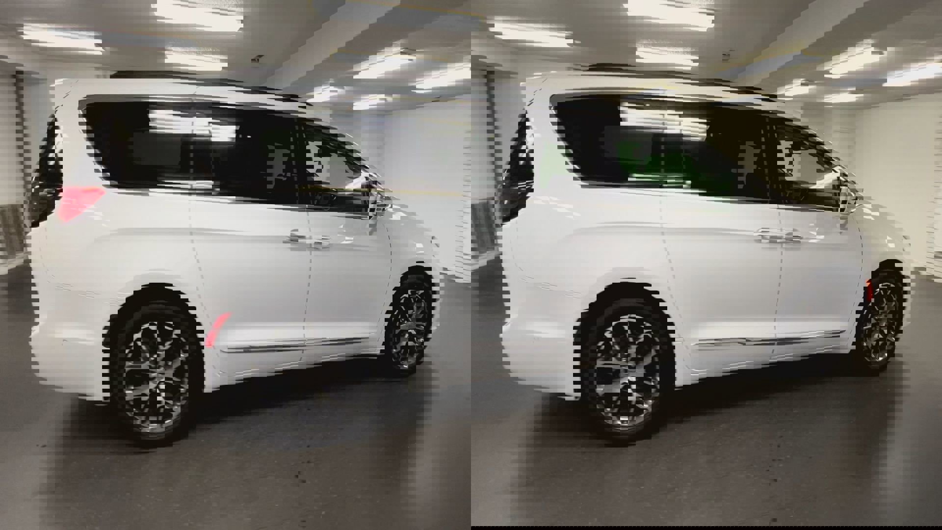 Used 2022 Chrysler Pacifica Limited image 45