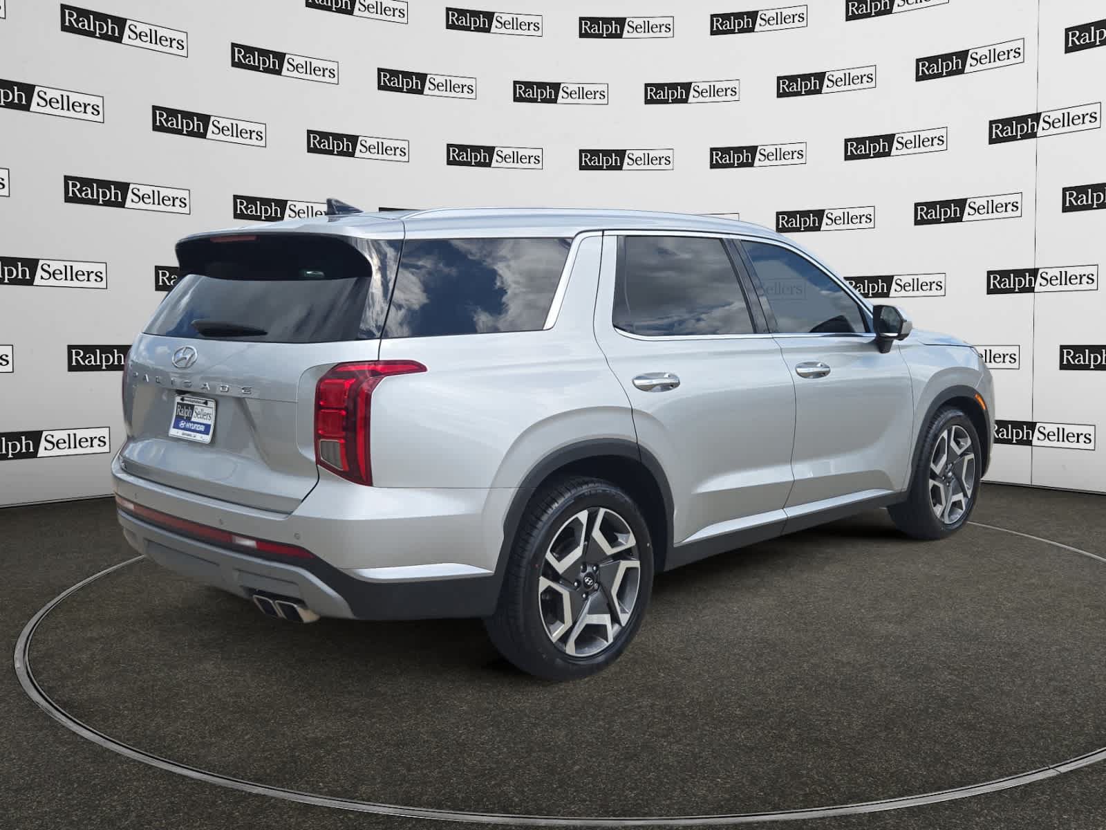 Used 2024 Hyundai Palisade SEL w/ Premium Package FWD image 5
