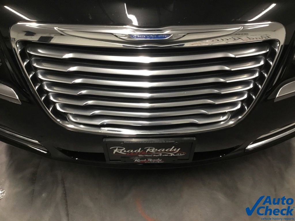 Used 2013 Chrysler 300 AWD w/ Driver Convenience Group image 18