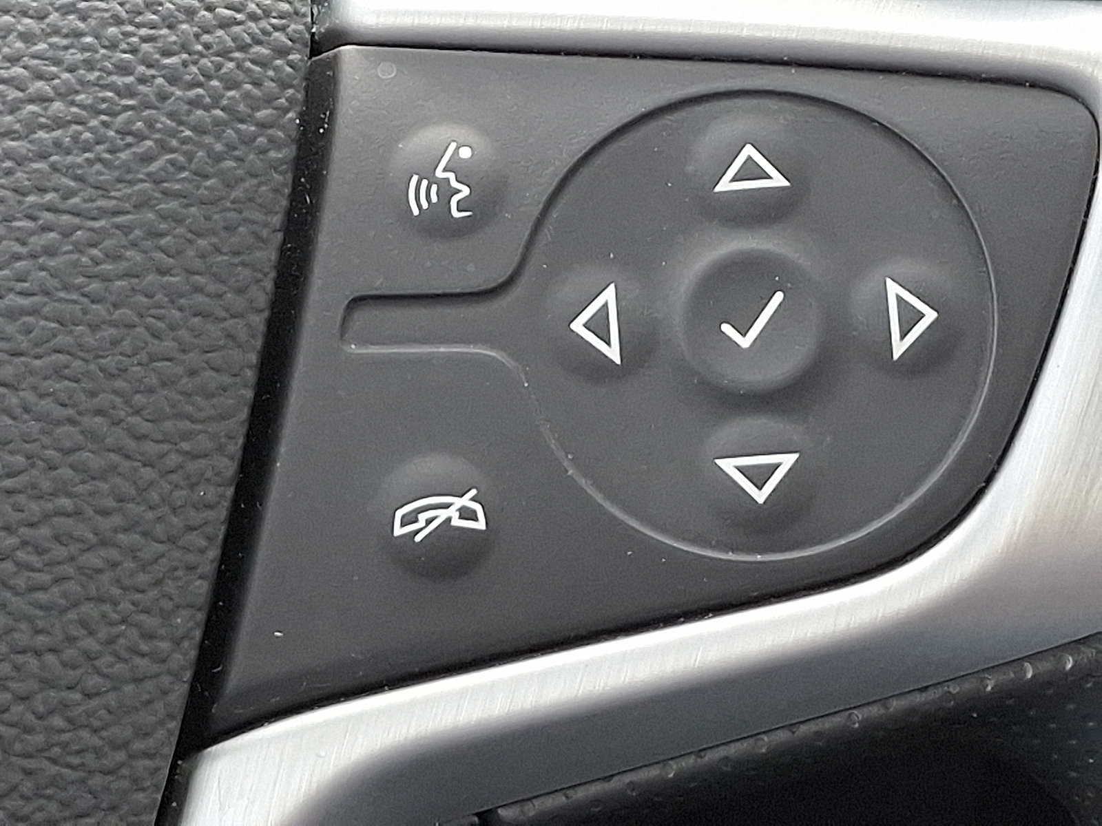 Used 2023 GMC Acadia SLE w/ Driver Convenience Package image 23