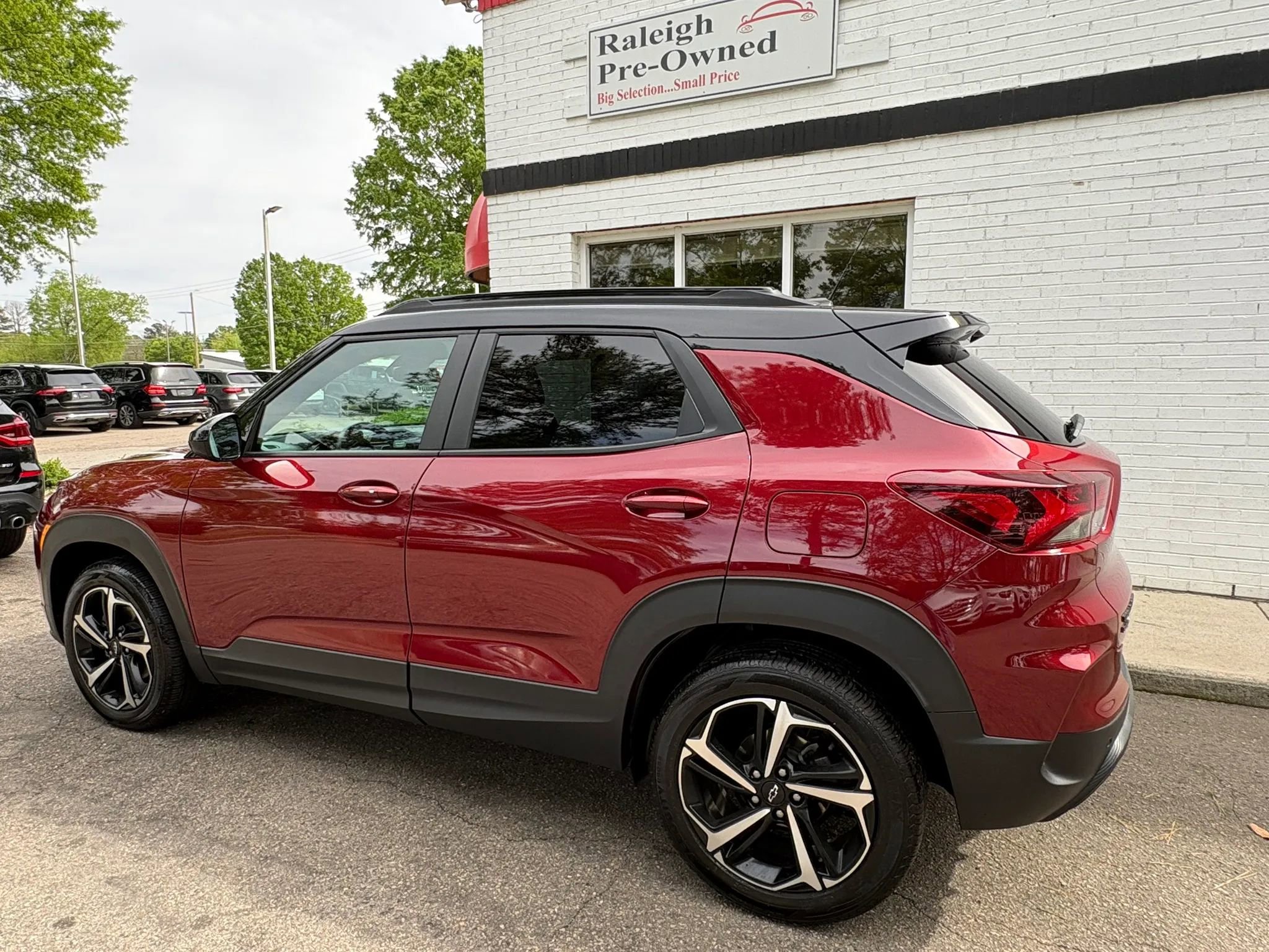 Used 2023 Chevrolet TrailBlazer RS w/ Sun and Liftgate Package AWD/4WD image 7