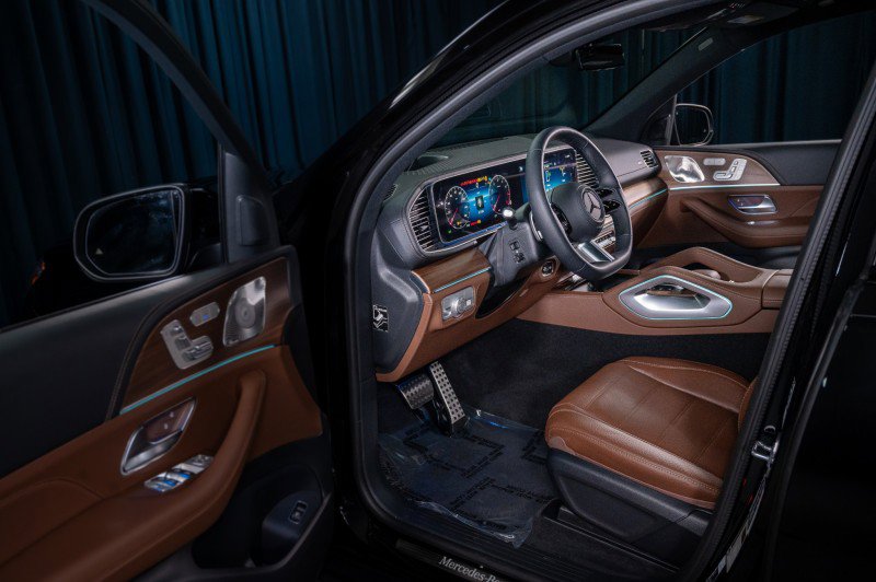 New 2026 Mercedes-Benz GLS 580 4MATIC image 11