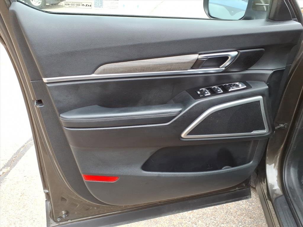 Used 2022 Kia Telluride EX w/ EX Premium Package image 16