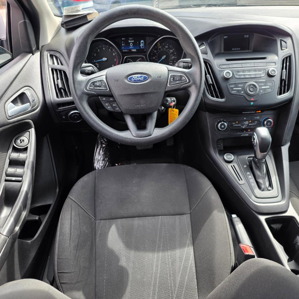 Used 2015 Ford Focus SE FWD image 21