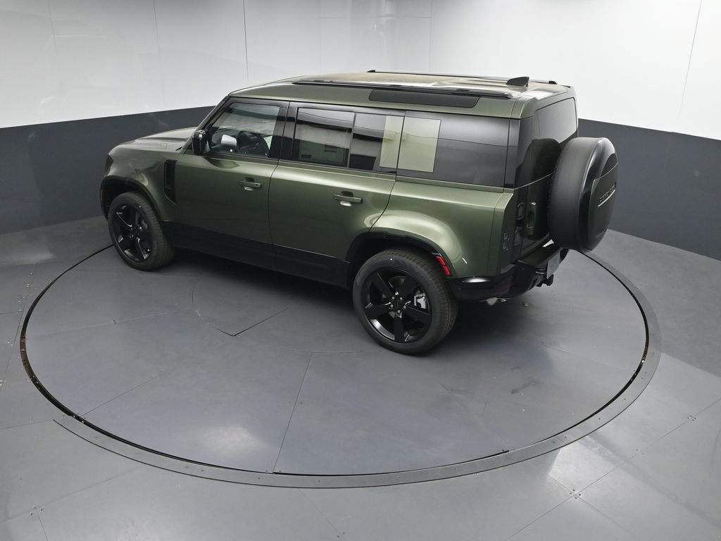 New 2026 Land Rover Defender 110 X-Dynamic SE AWD/4WD image 32