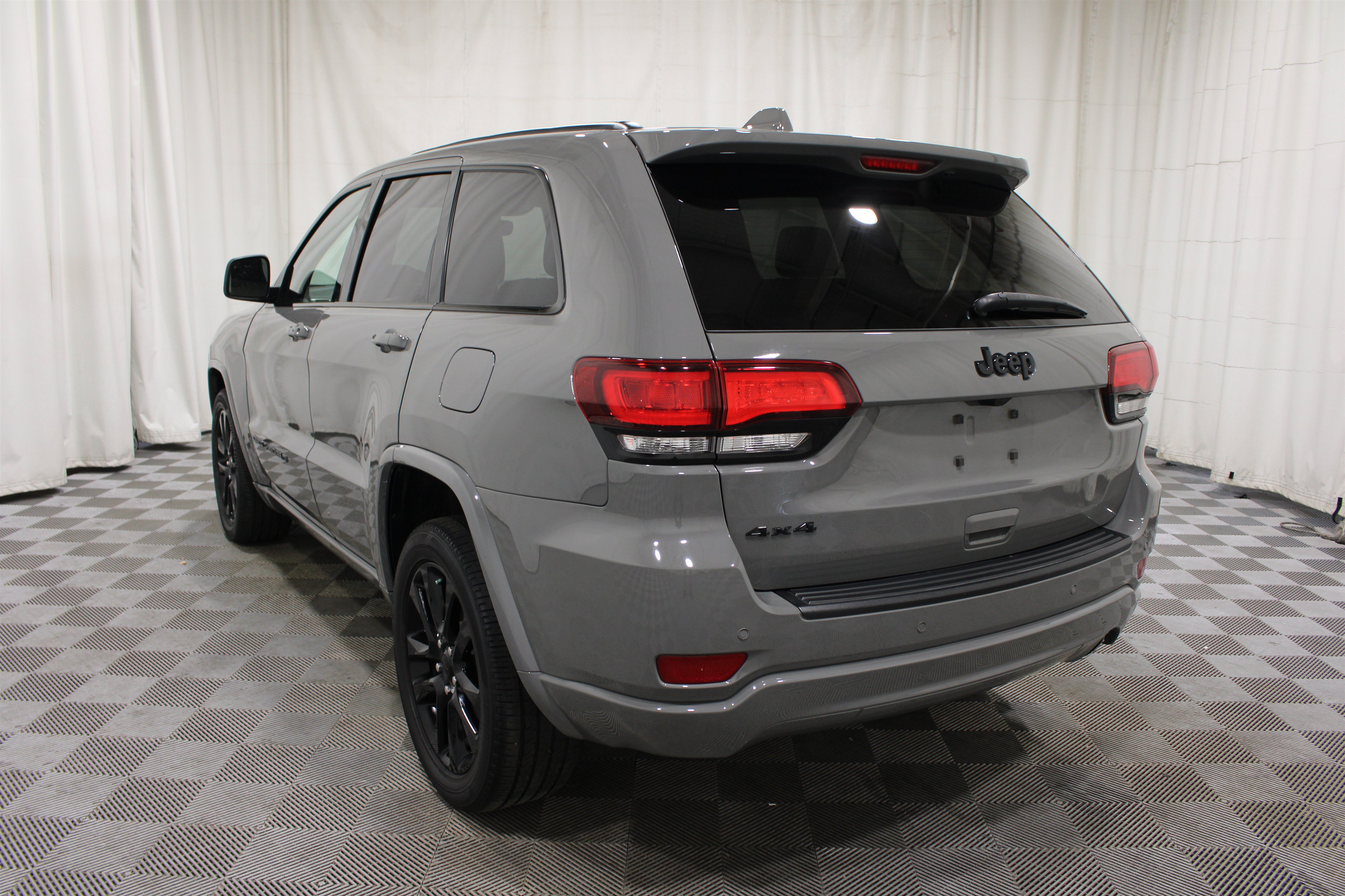 Used 2022 Jeep Grand Cherokee Laredo X AWD/4WD image 33