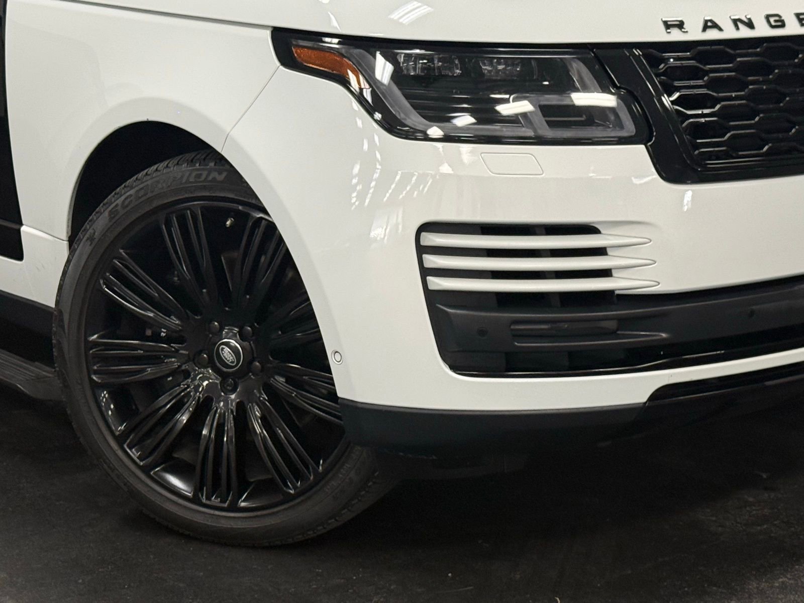 Used 2021 Land Rover Range Rover Westminster Edition image 4