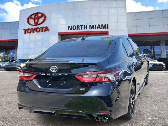 Used 2024 Toyota Camry SE FWD image 4