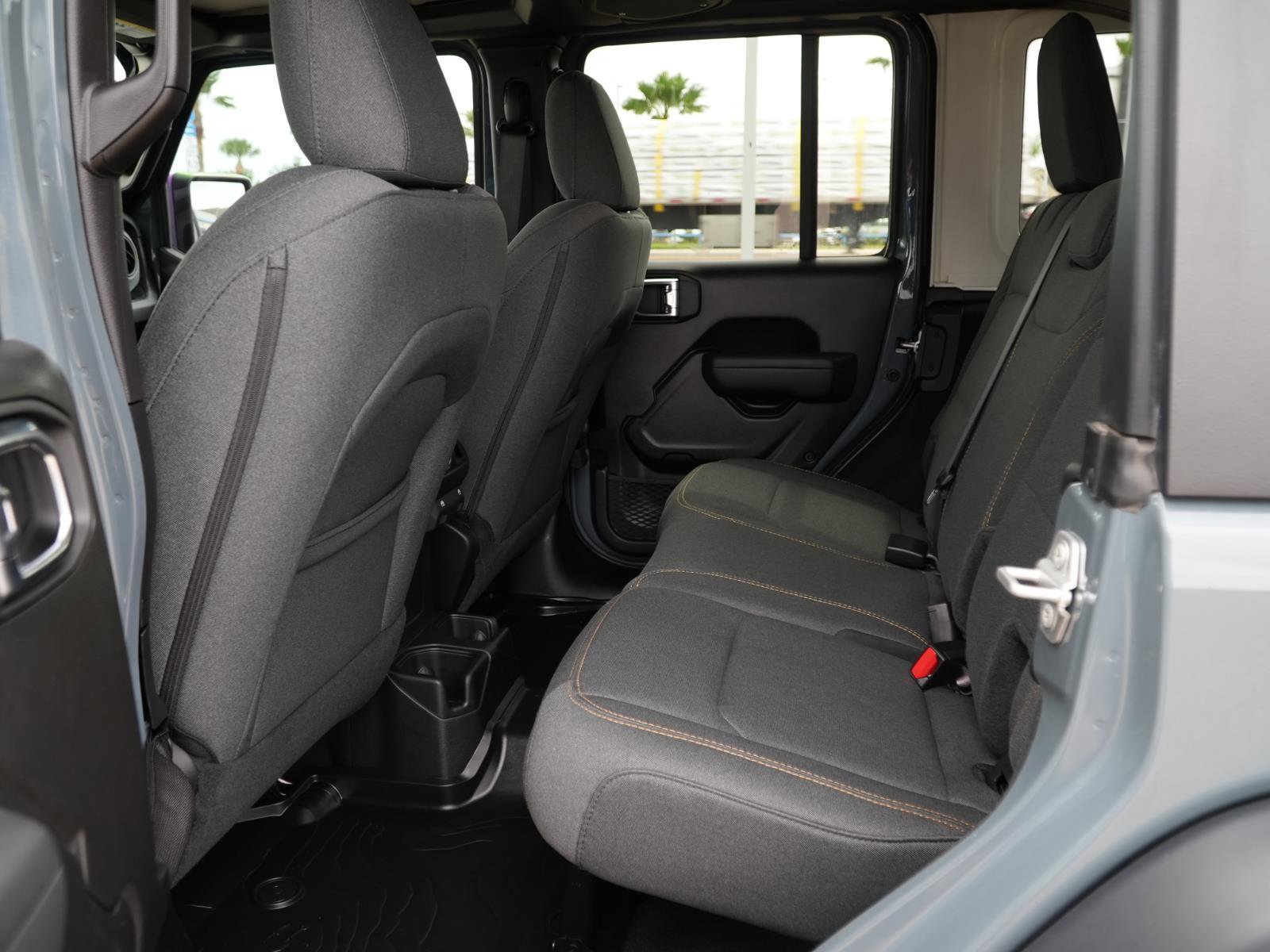 Used 2025 Jeep Wrangler Sport S image 18