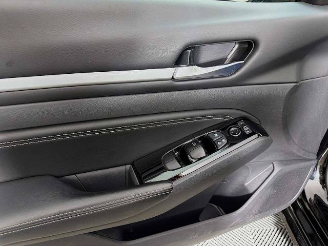 Certified 2023 Nissan Altima 2.5 SV w/ SV Premium Package AWD/4WD image 15