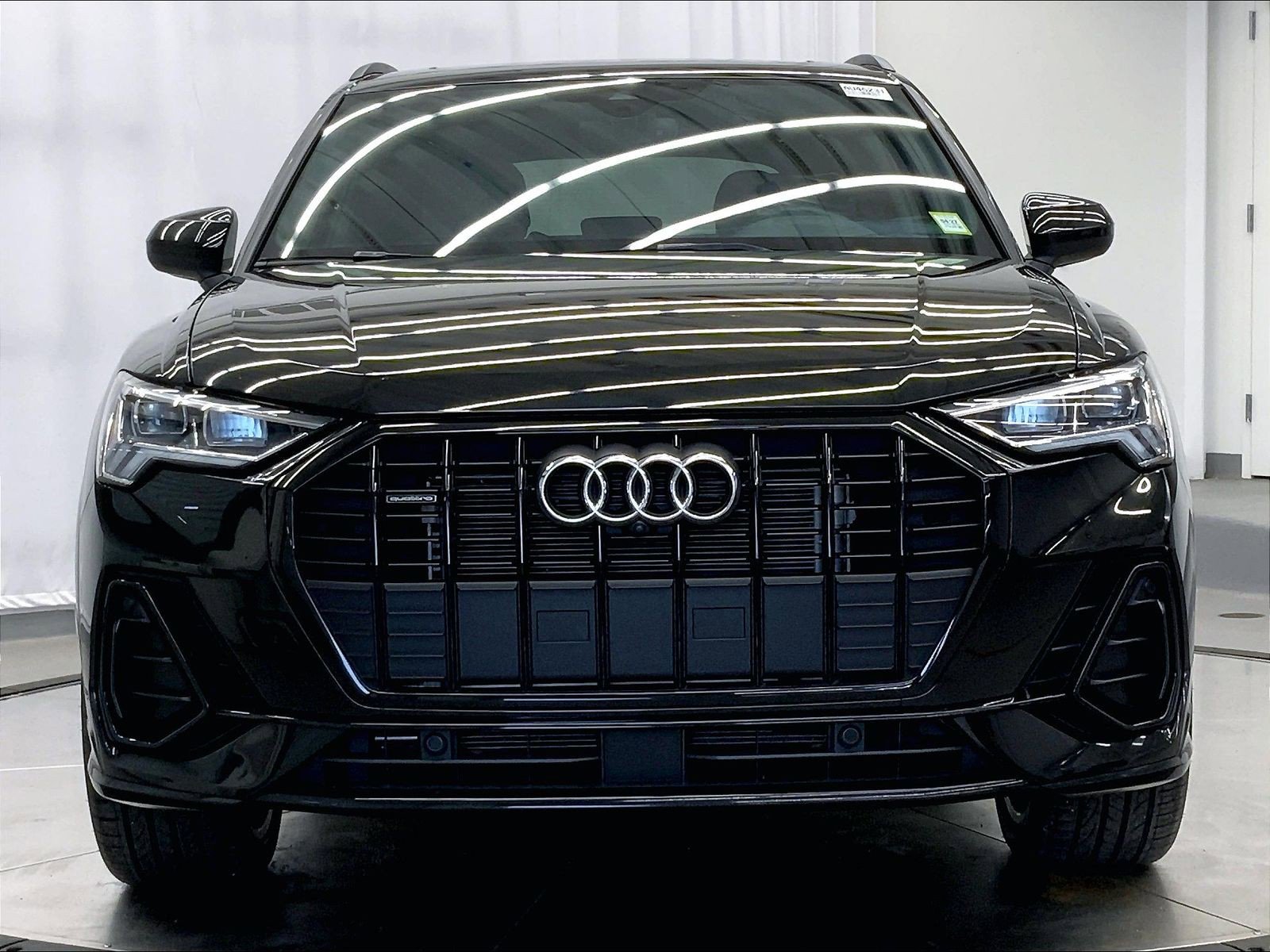 Certified 2022 Audi Q3 2.0T Premium Plus AWD/4WD image 2