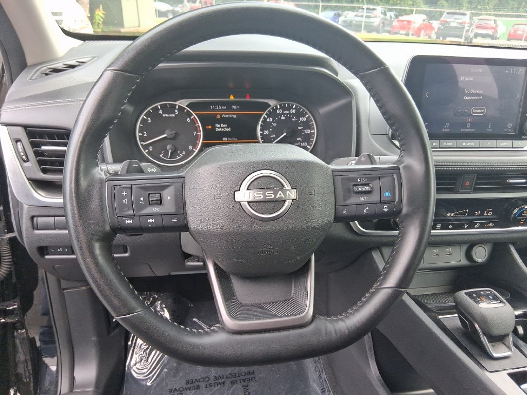 Used 2025 Nissan Rogue SV FWD image 15