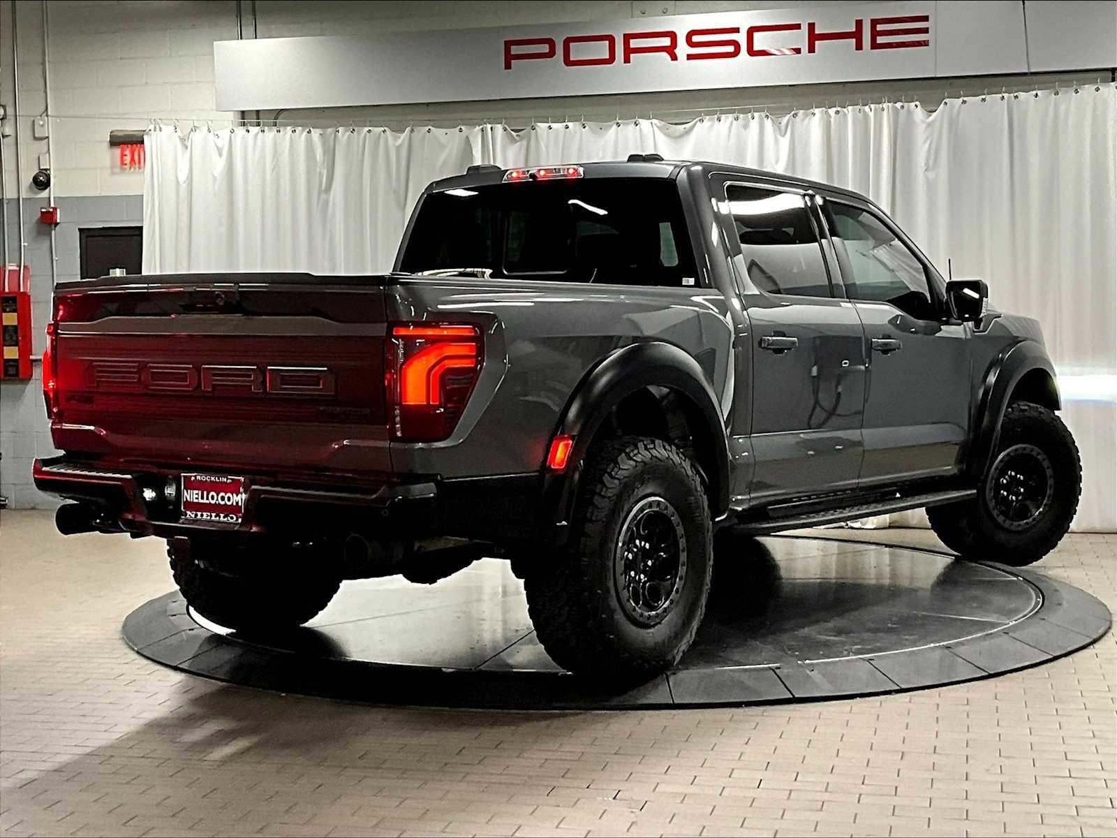 Used 2025 Ford F150 Raptor image 9