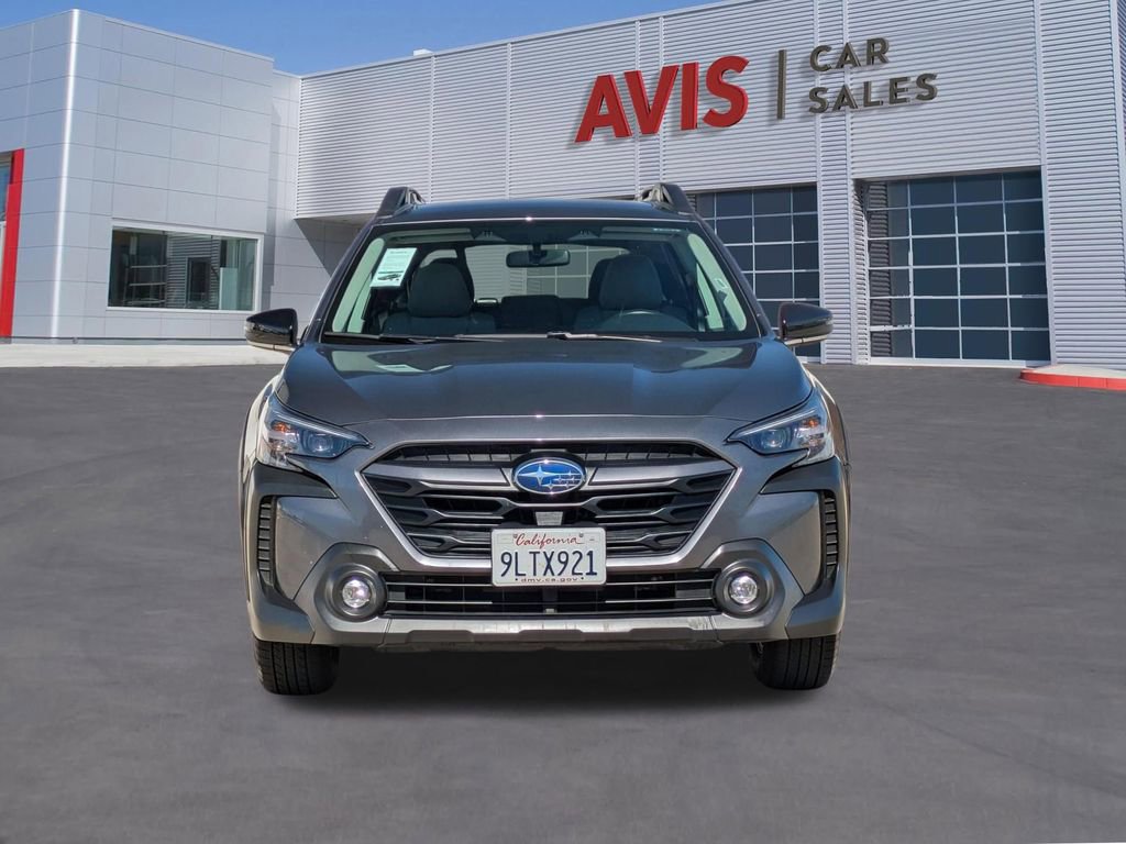 Used 2025 Subaru Outback Premium image 2