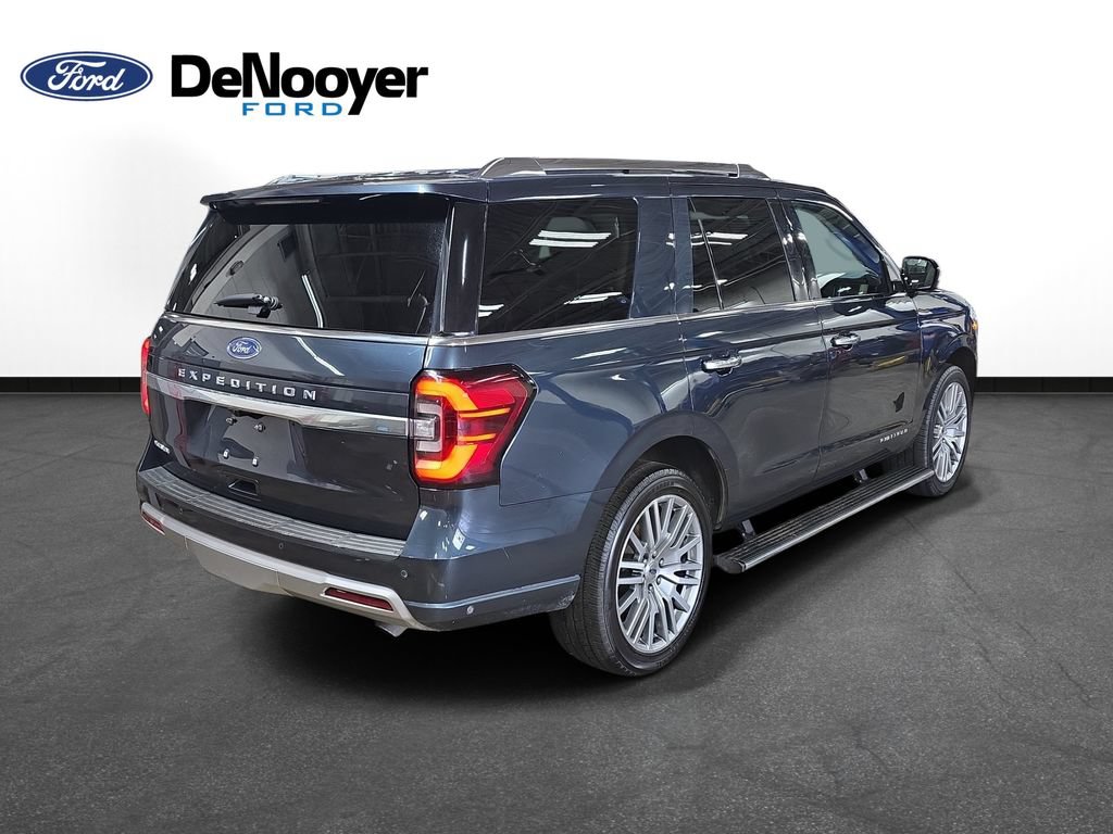 Used 2022 Ford Expedition Platinum AWD/4WD image 7