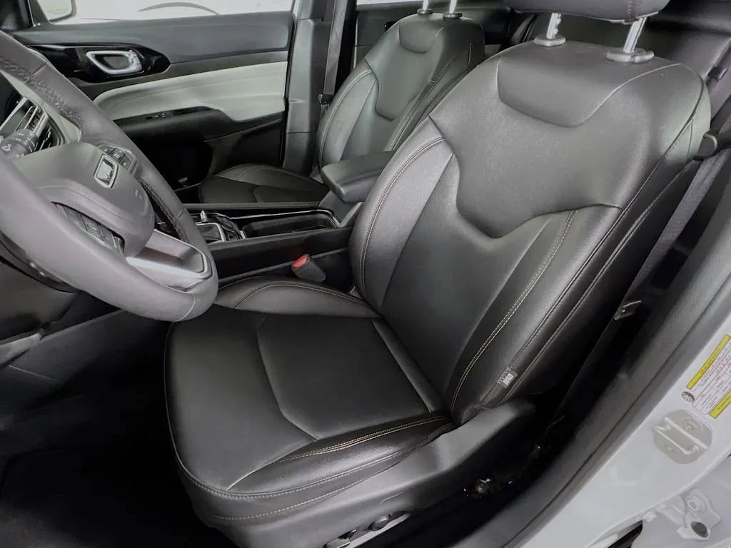 Used 2024 Jeep Compass Limited image 21