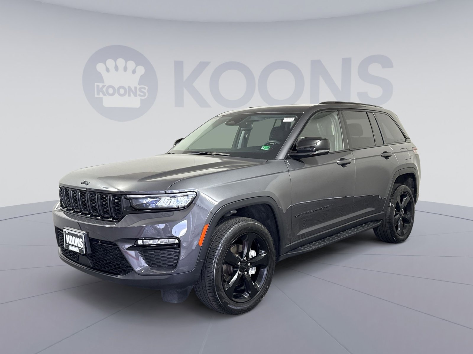 Used 2023 Jeep Grand Cherokee Limited w/ Black Appearance Package image 1