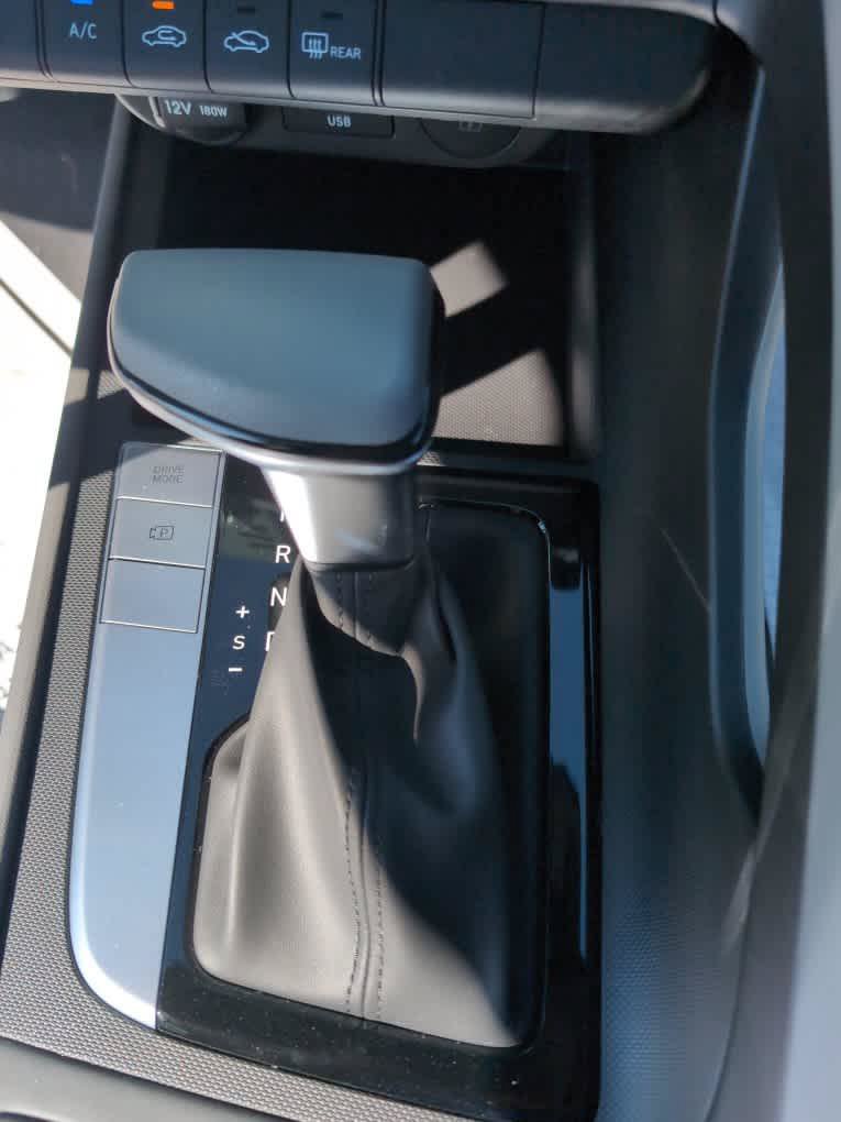 New 2026 Hyundai Elantra SE FWD image 25