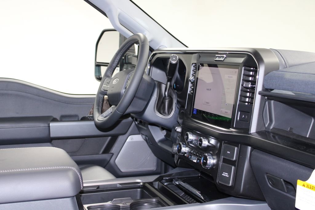 New 2026 Ford F250 Lariat w/ Black Appearance Package image 32