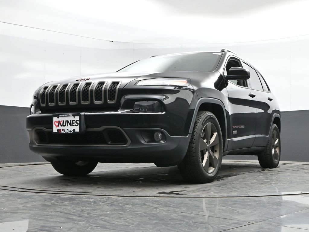 Used 2017 Jeep Cherokee Latitude w/ Cold Weather Group AWD/4WD image 45