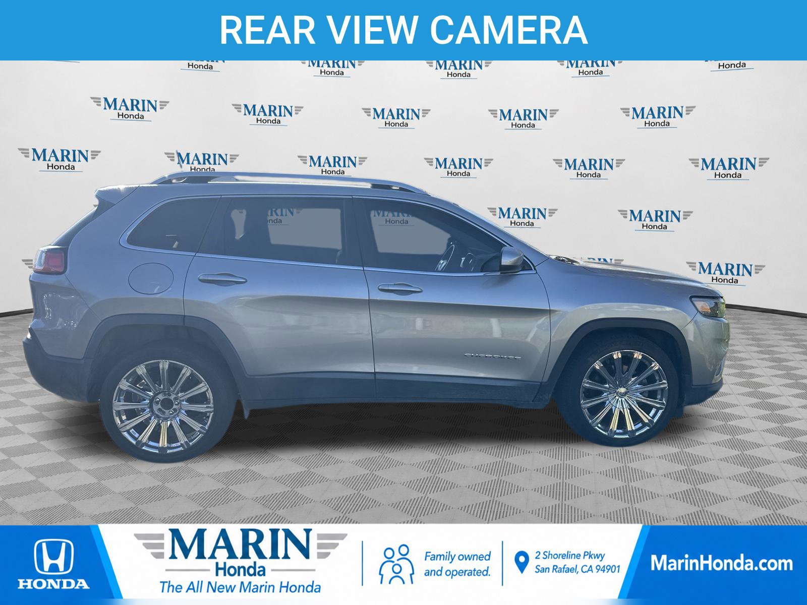 Used 2019 Jeep Cherokee Latitude w/ Popular Appearance Group FWD image 2