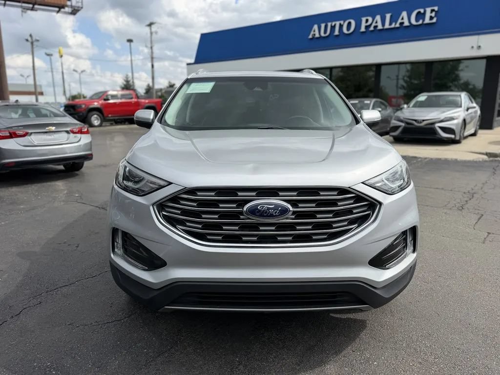 Used 2019 Ford Edge SEL w/ Equipment Group 201A AWD/4WD image 2