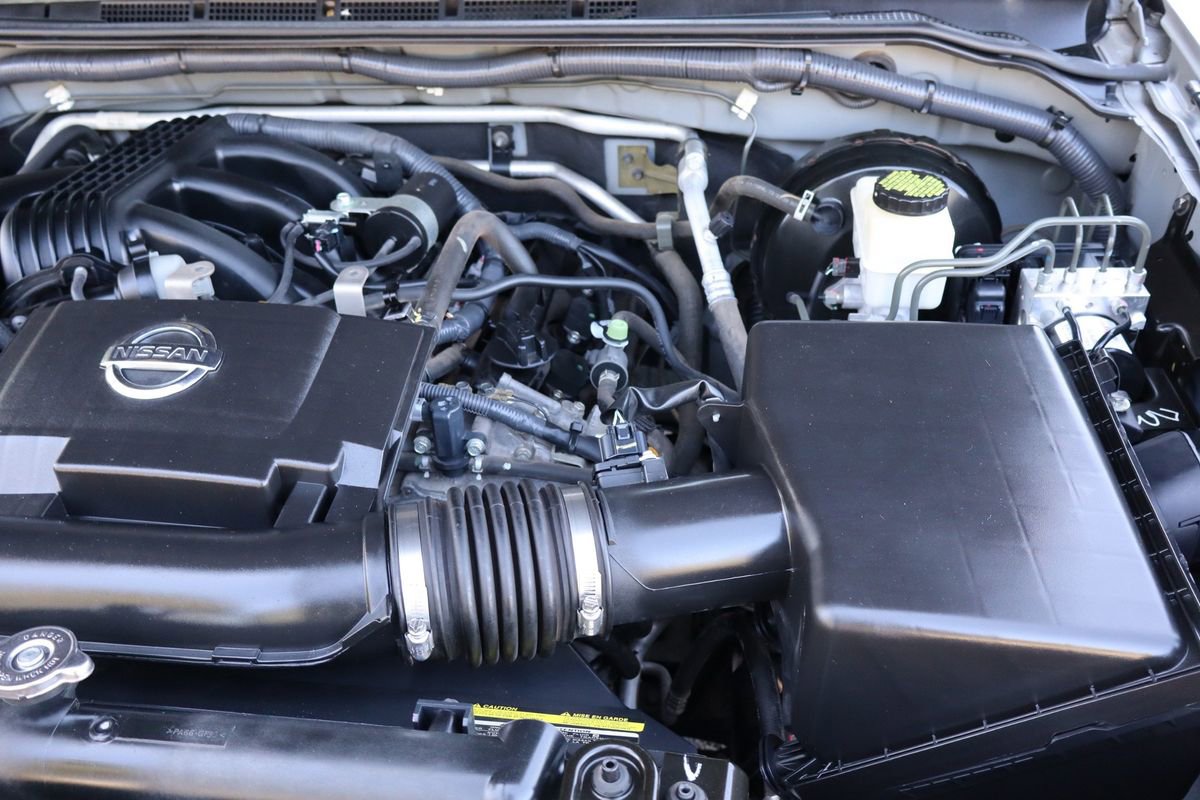 Used 2015 Nissan Xterra S image 39